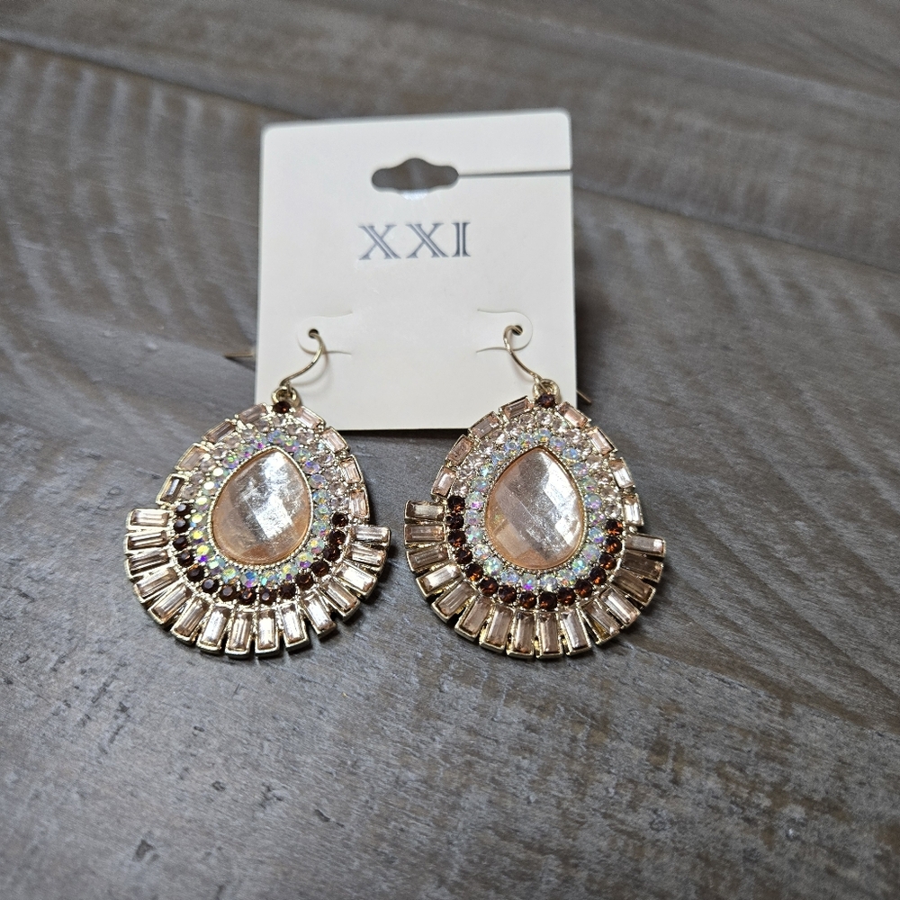Forever 21 NWT Rose Gold Teardrop Rhinestone Dangle Earrings - Picture 2 of 4